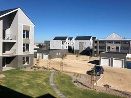1 Bedroom Apartment / Flat to Rent in Burgundy Estate