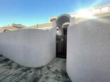 Three Bedroom House To Rent In Beacon Bay - photo 2